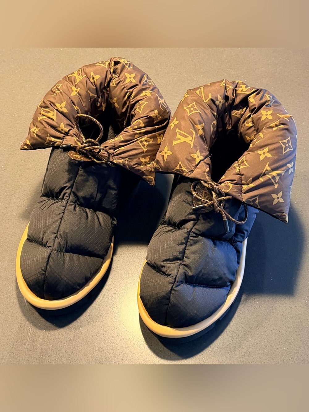 LOUIS VUITTON SKI PILLOW BOOT NYLON BLACK MONOGRAM CANVAS SIZE EU 39